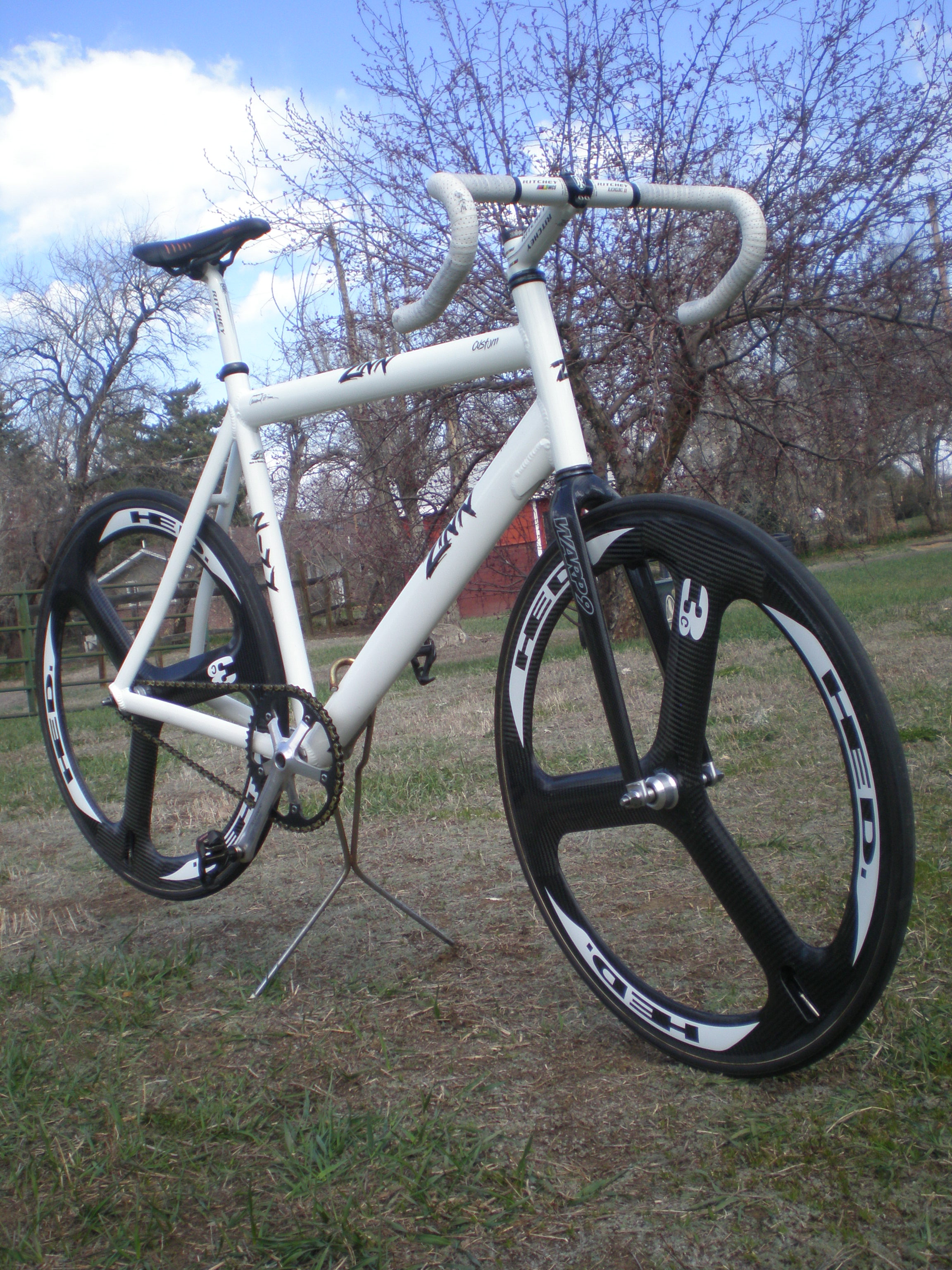 white zinn track bike