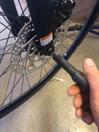 tighten hub and thread